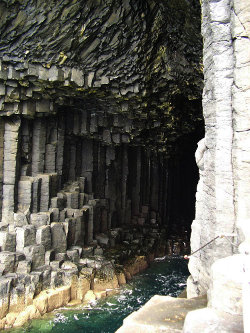 Interior da gruta de Fingal (foto de Karl Gruber)
